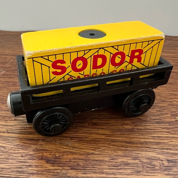 Thomas & Friends Other - Thomas & Friends Wooden Railway Train Tank Black Cargo Car + Yellow Sodor Cargo